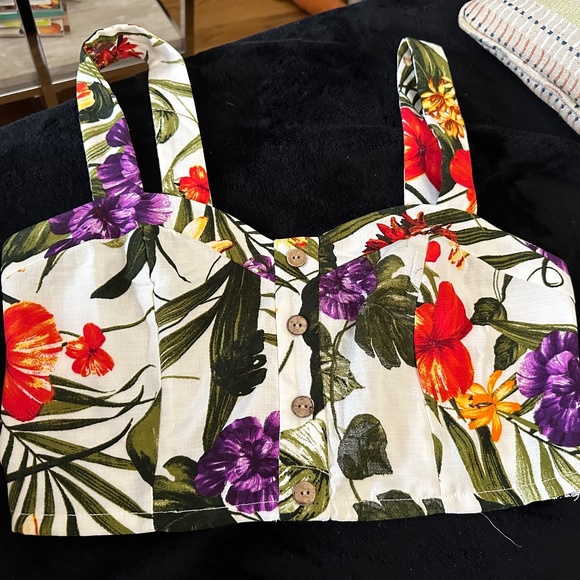 Forever 21 Tropical Flowers/Plants crop top - Picture 1 of 2